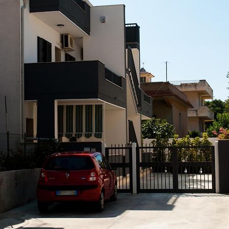 Mareinsicilia: Appartamenti Larica Cava dʼAliga Exterior foto