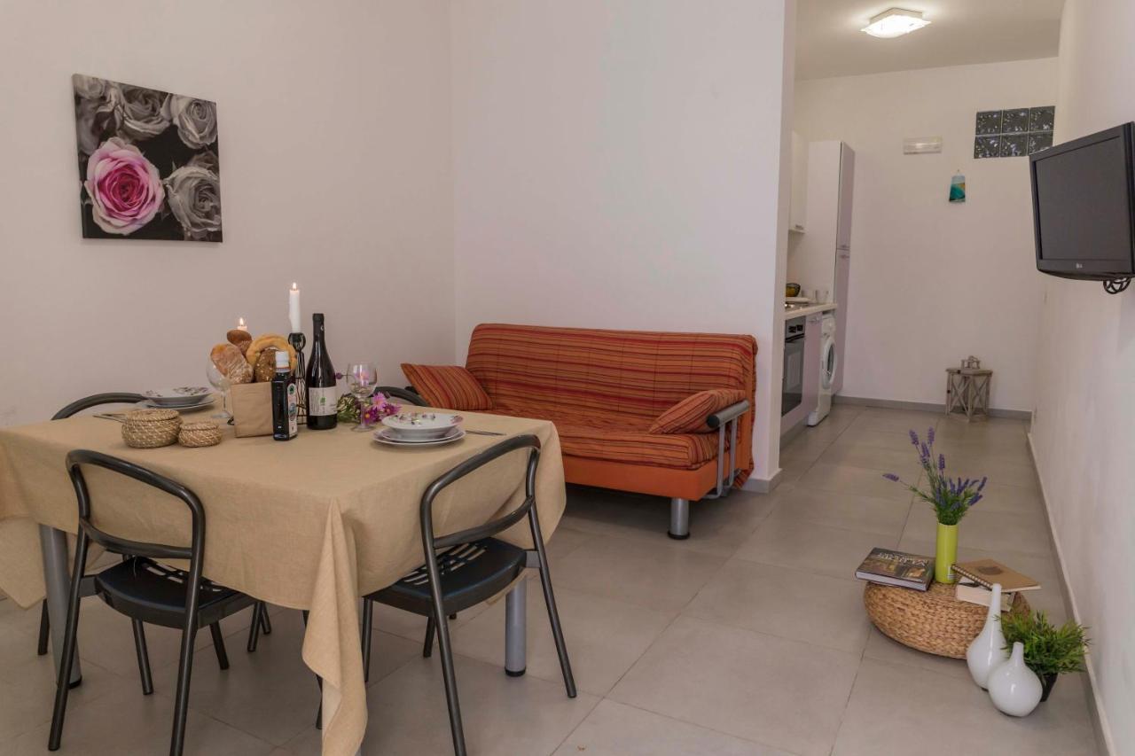 Mareinsicilia: Appartamenti Larica Cava dʼAliga Exterior foto