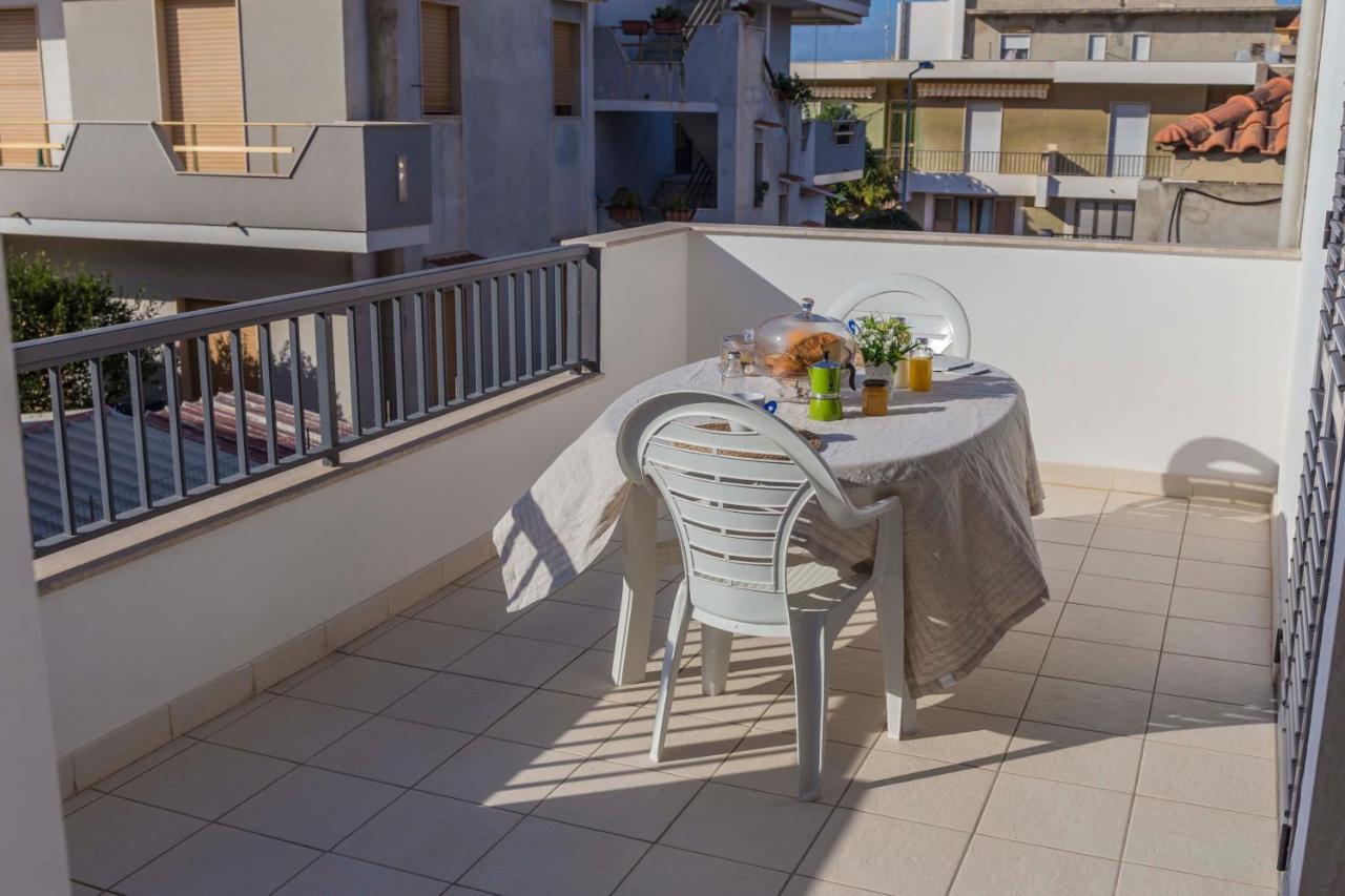 Mareinsicilia: Appartamenti Larica Cava dʼAliga Exterior foto